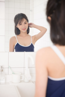 一吻二脱三床四吻胸